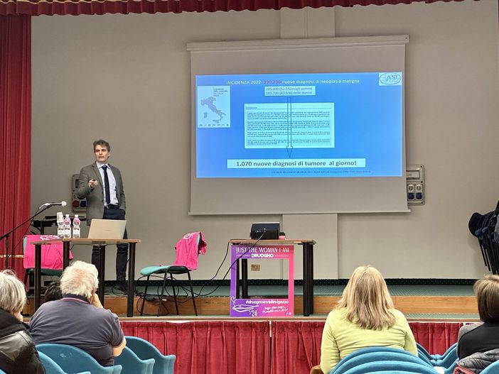 Si è tenuta a Druogno la conferenza sulla prevenzione oncologica del dottor Franchini
