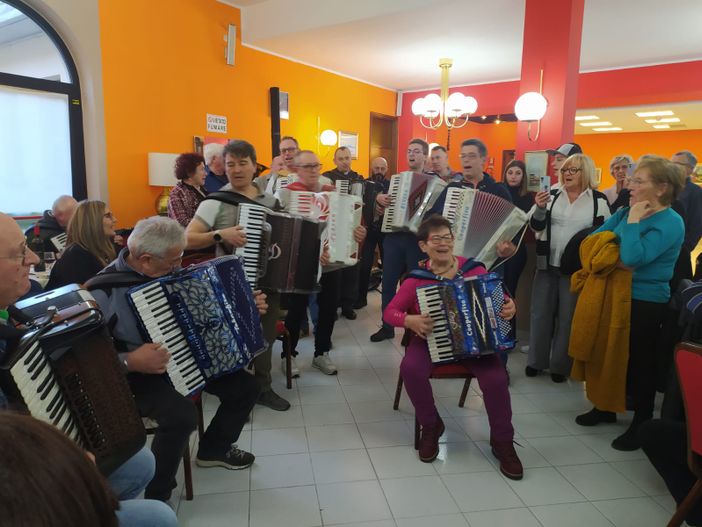 Successo per il pranzo sociale dell'associazione Fisarmonicisti Ossolani FOTO E VIDEO