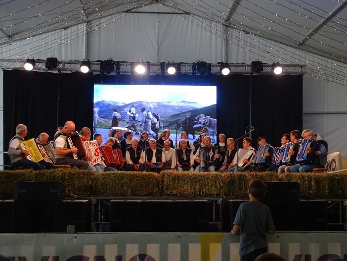 Grande successo per i fisarmonicisti ossolani all'Alpen Fest di Livigno