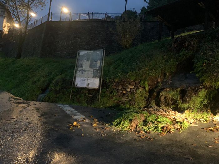 Smottamento nella notte sulla strada di Colloro FOTO E VIDEO