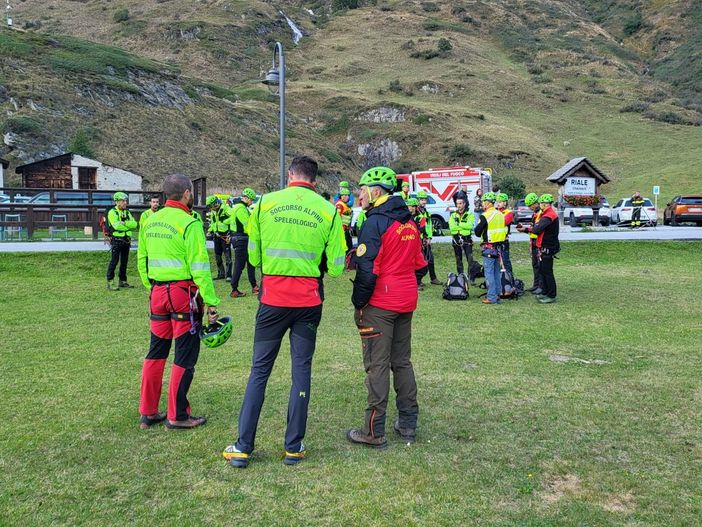 Frana al Città di Busto, il Soccorso Alpino regionale: "Scenario instabile, proseguono i distacchi" Frana al Città di Busto, il Soccorso Alpino regionale: "Scenario instabile, proseguono i distacchi"