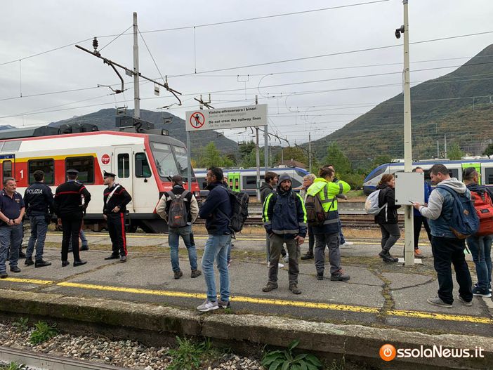 Disservizi ai treni dei frontalieri, Borghi scrive all'ambasciatrice svizzera Disservizi ai treni dei frontalieri, Borghi scrive all'ambasciatrice svizzera