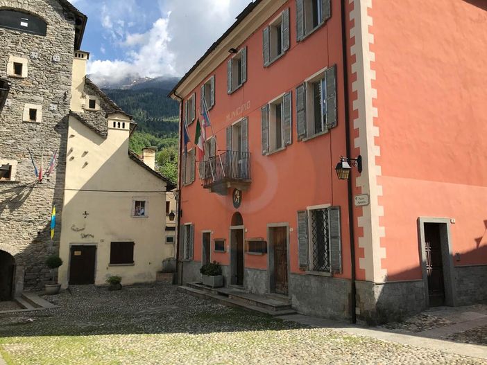 Dolcetti o carbone dalla Befana per i bambini di Varzo