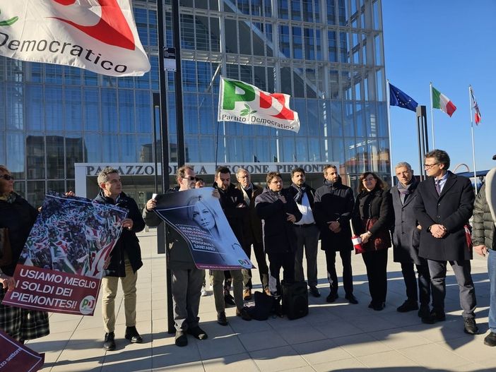 Il Pd attacca Cirio sul bilancio: "Spesi male 150 milioni. Zero euro per voucher scuola e rette Rsa" Il Pd attacca Cirio sul bilancio: "Spesi male 150 milioni. Zero euro per voucher scuola e rette Rsa"