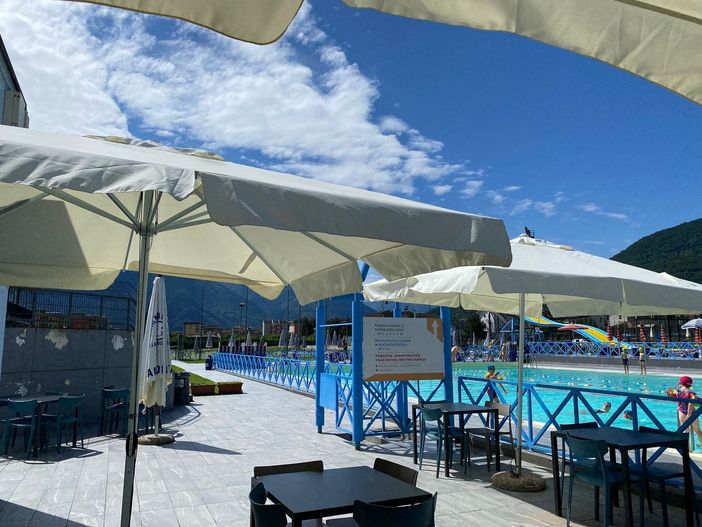 Maxischermo in piscina per la partita dell'Italia Maxischermo in piscina per la partita dell'Italia