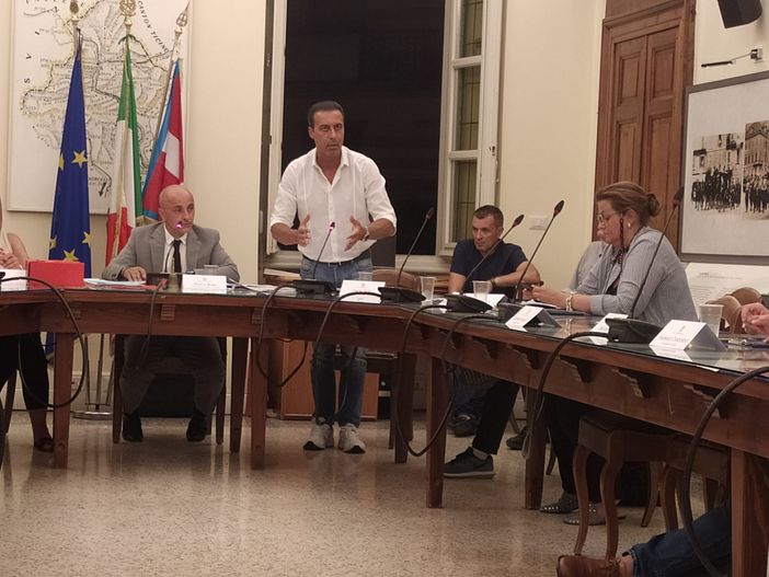 Movida, piano di controllo e nuove regole per la convivenza tra residenti e attività