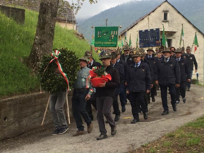 Craveggia ospita il decimo Raduno dei Gruppi Alpini della Valle Vigezzo Craveggia ospita il decimo Raduno dei Gruppi Alpini della Valle Vigezzo