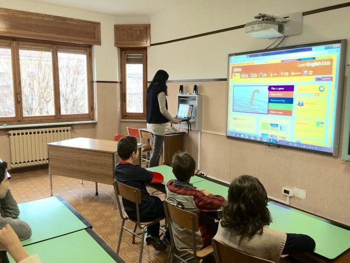 Istruzione, 100 milioni da investire in assistenza agli studenti con disabilità, in edilizia e in borse di studio