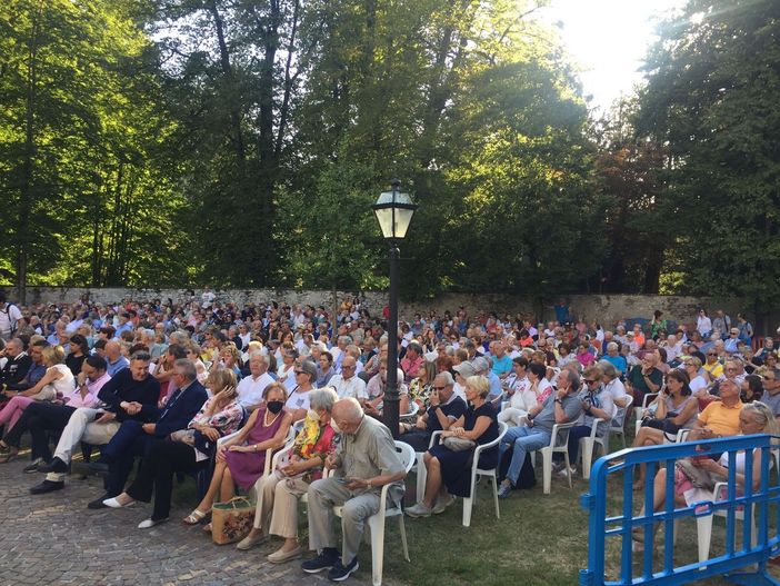 Serata inaugurale per "Sentieri e Pensieri": si parla di arte e social network