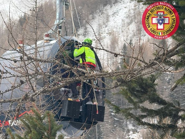 A San Domenico un'esercitazione del Soccorso Alpino per il collaudo della nuova cabinovia FOTO E VIDEO A San Domenico un'esercitazione del Soccorso Alpino per il collaudo della nuova cabinovia FOTO E VIDEO