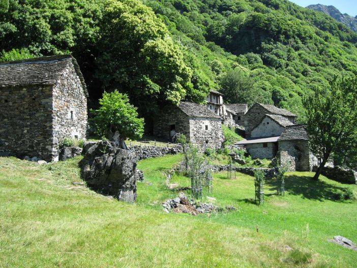 In Val Grande sui sentieri di “Libri in cammino”