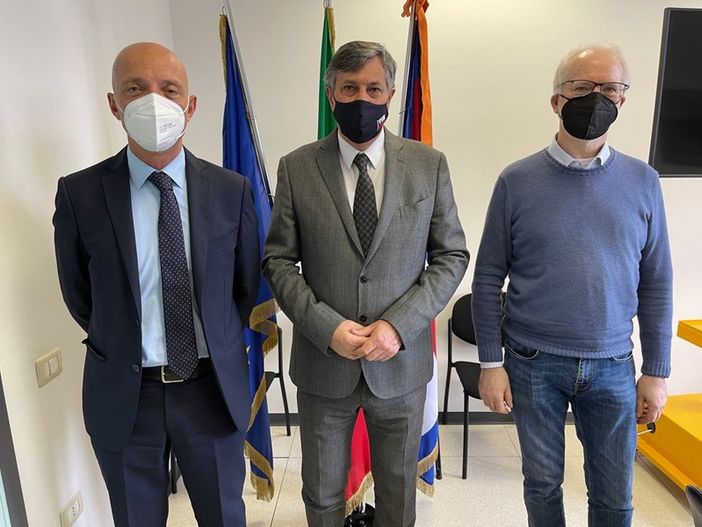 Un gruppo medico-legale autorizzerà le vaccinazioni dei fragili non compresi nelle categorie ministeriali Un gruppo medico-legale autorizzerà le vaccinazioni dei fragili non compresi nelle categorie ministeriali