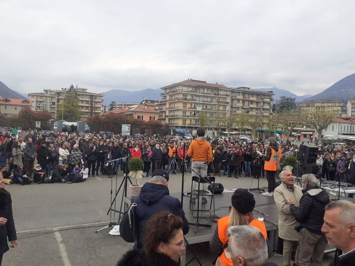 Manifestazione no-vax a Verbania, anche Italia Viva condanna l'iniziativa