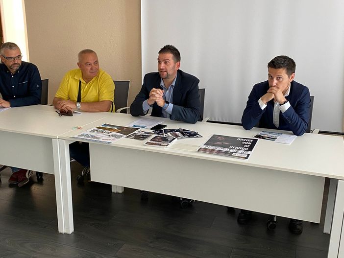 Lago Maggiore Folkfest: Van De Sfroos apre la tre giorni nel parco di villa Fedora