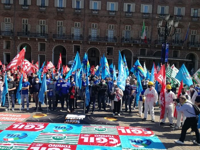 Sicurezza sul lavoro, la rabbia dei sindacati: &quot;È un'emergenza, ma si parla solo di sblocco dei licenziamenti&quot;
