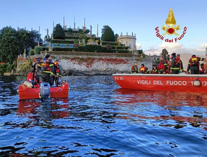 Vigili del fuoco da tutto il Piemonte per il corso di patente nautica nel Vco Vigili del fuoco da tutto il Piemonte per il corso di patente nautica nel Vco