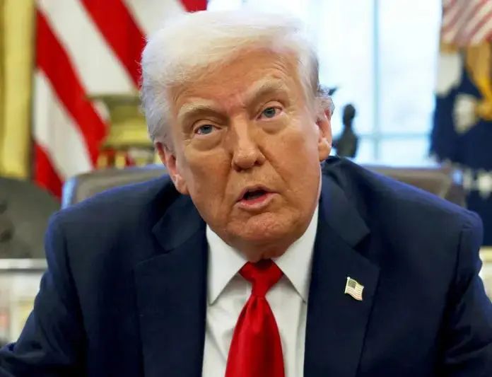 Trump “Chi farà affari con Iran pagherà 25% su attività commerciali con USA”