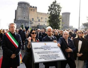 Napoli, deturpata la targa per Giogiò. La mamma: "Avevo denunciato videochiamate killer dal carcere" Napoli, deturpata la targa per Giogiò. La mamma: "Avevo denunciato videochiamate killer dal carcere"