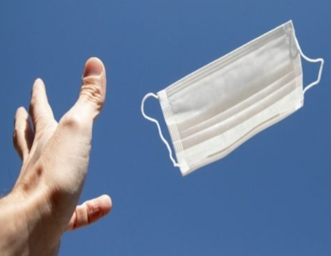 Museo Immaginario e de L'Ecole des Italiens: la 'mascherina' vista da 160 artisti Museo Immaginario e de L'Ecole des Italiens: la 'mascherina' vista da 160 artisti