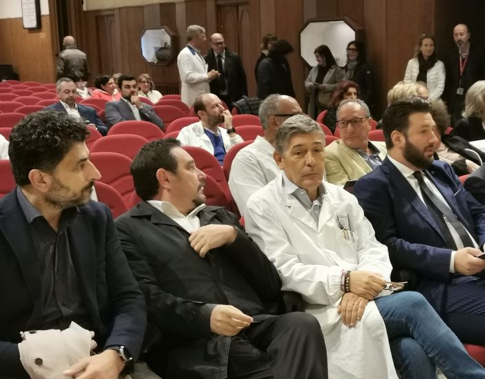 "I direttori delle Asl che non diminuiranno l'uso di medici gettonisti saranno valutati negativamente al momento delle riconferme" "I direttori delle Asl che non diminuiranno l'uso di medici gettonisti saranno valutati negativamente al momento delle riconferme"