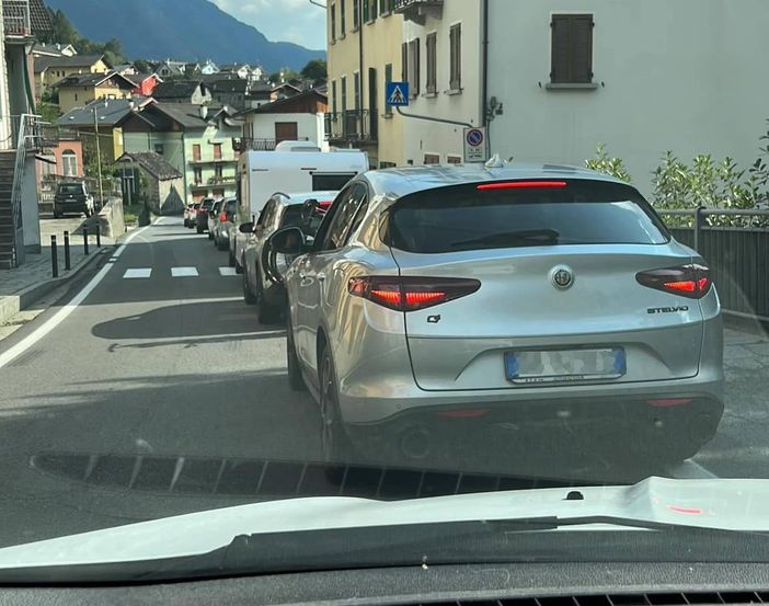 Semaforo tra Baceno e Crodo: lunghe code per chi scende da Devero e Formazza Semaforo tra Baceno e Crodo: lunghe code per chi scende da Devero e Formazza