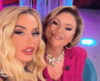 Valeria Marini, il racconto choc della mamma Gianna: "Picchiata e incinta, l'ho salvata io" Valeria Marini, il racconto choc della mamma Gianna: "Picchiata e incinta, l'ho salvata io"