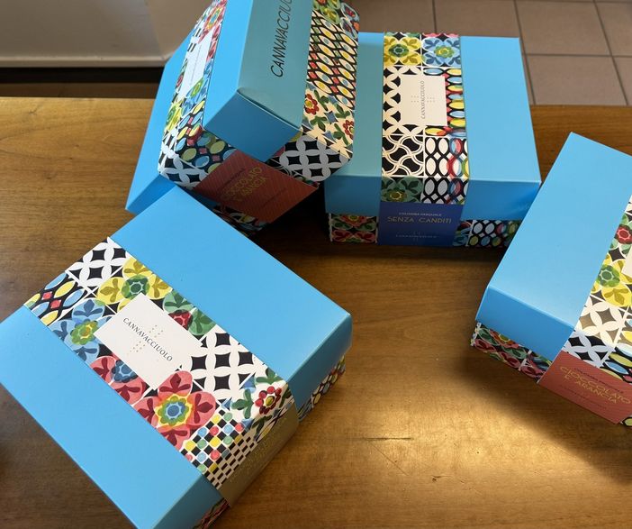 Pasqua solidale: Cannavacciuolo dona colombe agli operatori sanitari del Vco Pasqua solidale: Cannavacciuolo dona colombe agli operatori sanitari del Vco