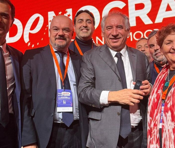 Borghi sul nuovo presidente francese Bayrou: "Una lezione che vale anche per l'Italia" Borghi sul nuovo presidente francese Bayrou: "Una lezione che vale anche per l'Italia"