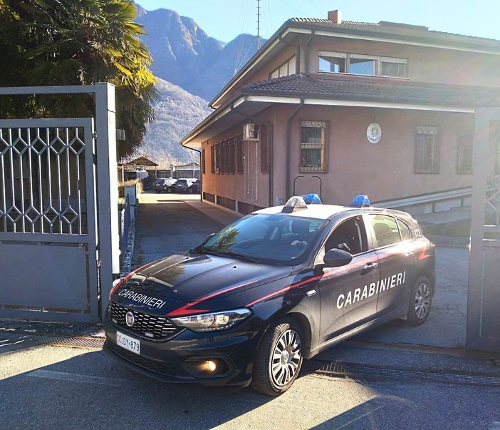 Rubano in un appartamento a Domo, denunciati due giovani. Uno è minorenne