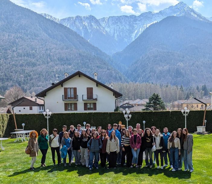 &quot;Soluzioni montane per un futuro sostenibile&quot;: premiati i giovani vincitori del Premio Info-Point Leggere le Montagne 2024