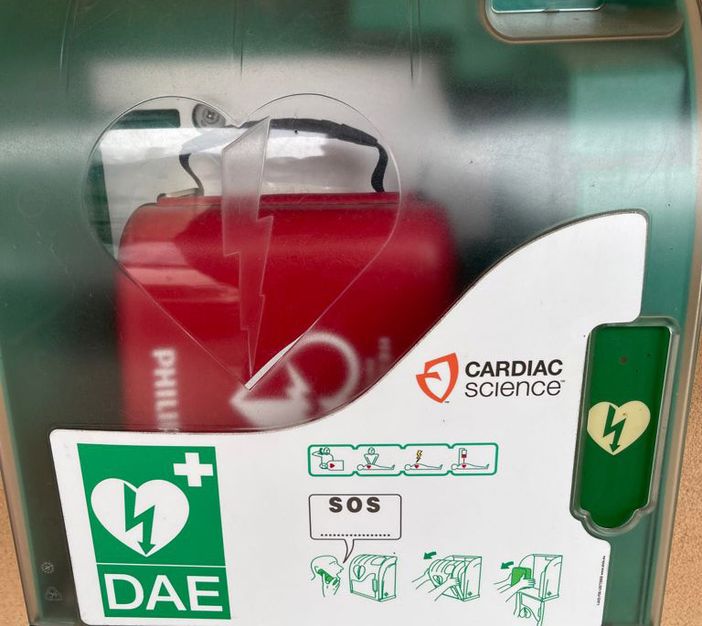 Un defibrillatore in dono all'Aib Domodossola Un defibrillatore in dono all'Aib Domodossola