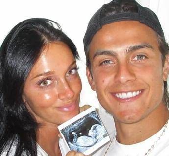 Dybala presto papà, l'annuncio con la moglie Oriana sui social