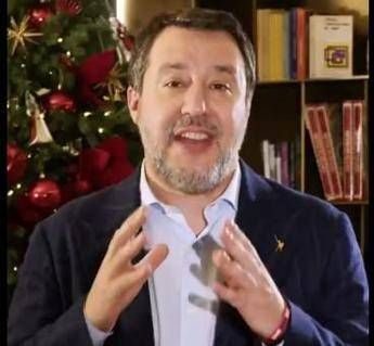 Natale, gli auguri di Salvini: "Felice per il primo da assolto dopo 5 anni"