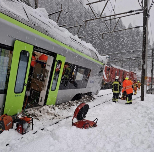 Deragliamento in Vallese, resta interrotta la linea ferroviaria verso Briga Deragliamento in Vallese, resta interrotta la linea ferroviaria verso Briga