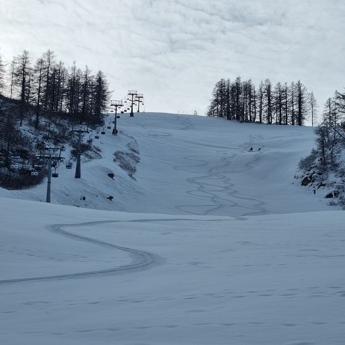 La neve è arrivata: Domobianca365 apre anche la seggiovia Prel