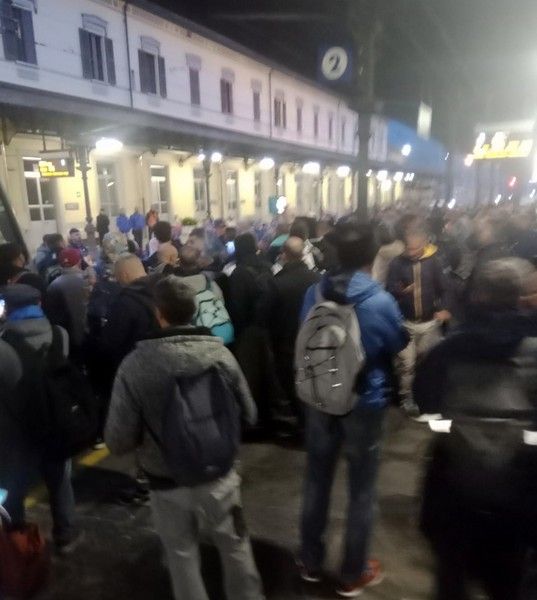 Sovraffollamento treni frontalieri, Panza (Lega): “Al lavoro per trovare soluzione in tempi rapidi"
