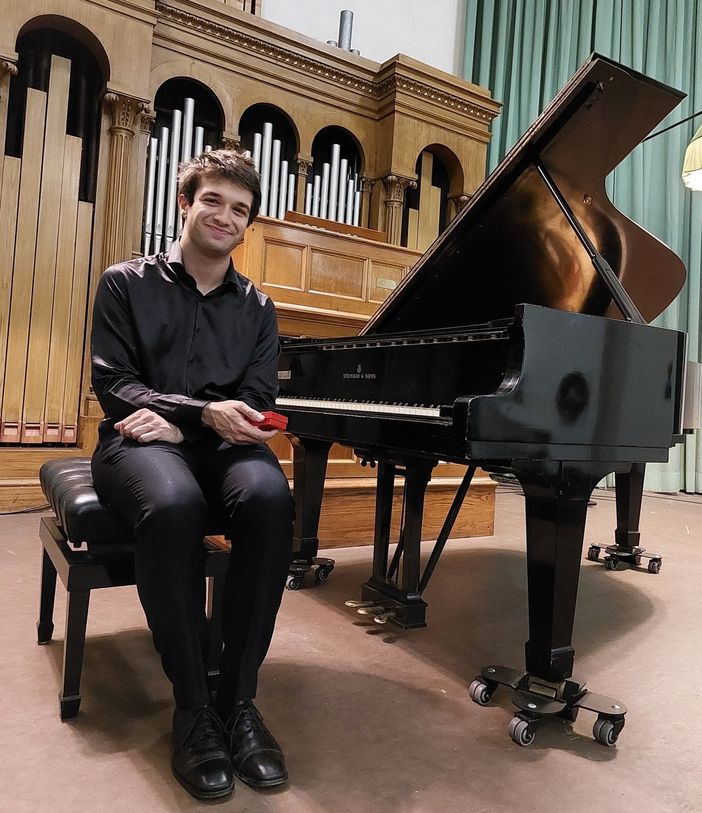 Un anno di straordinari successi per il pianista ossolano Amir Salhi