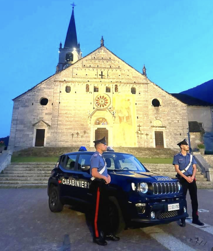 Rubano il bancomat ad un anziano e prelevano 600 euro, denunciata una coppia di romeni Rubano il bancomat ad un anziano e prelevano 600 euro, denunciata una coppia di romeni