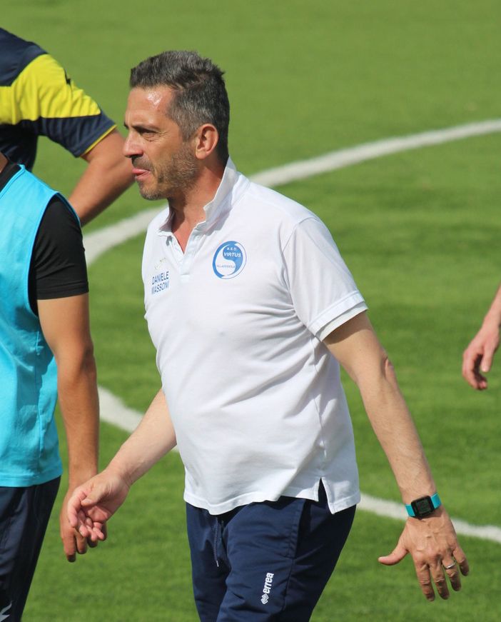 Nella foto: Daniele Massoni, l'allenatore della Virtus Villa