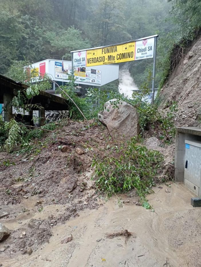 Traffico internazionale interrotto sulla Ferrovia Vigezzina- Centovalli per una frana in territorio elvetico