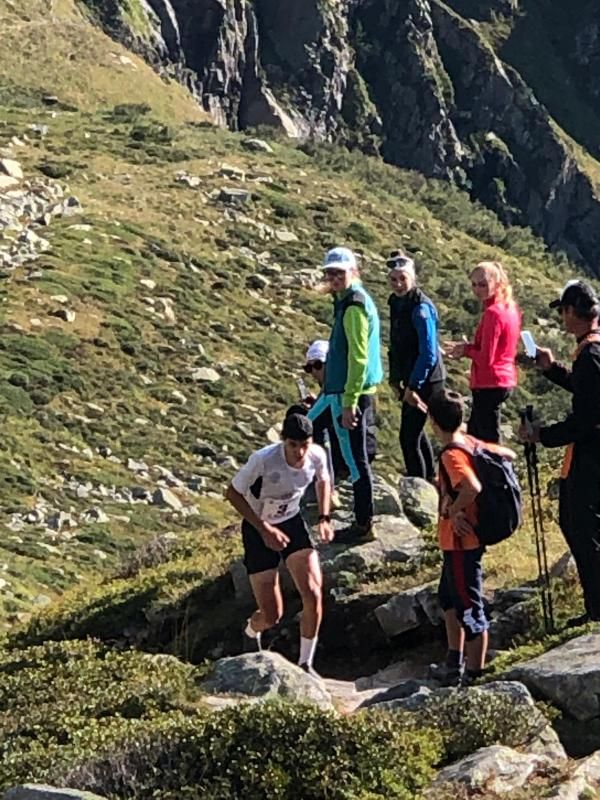 Lorenzo Milesi primo al traguardo dei 2 mila metri in Andolla Lorenzo Milesi primo al traguardo dei 2 mila metri in Andolla