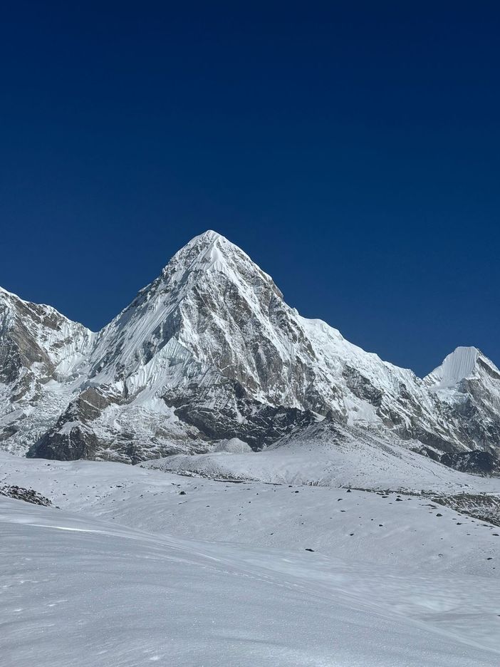 Alpinisti ossolani in vetta al Lobuche Est: nuova impresa in Himalaya