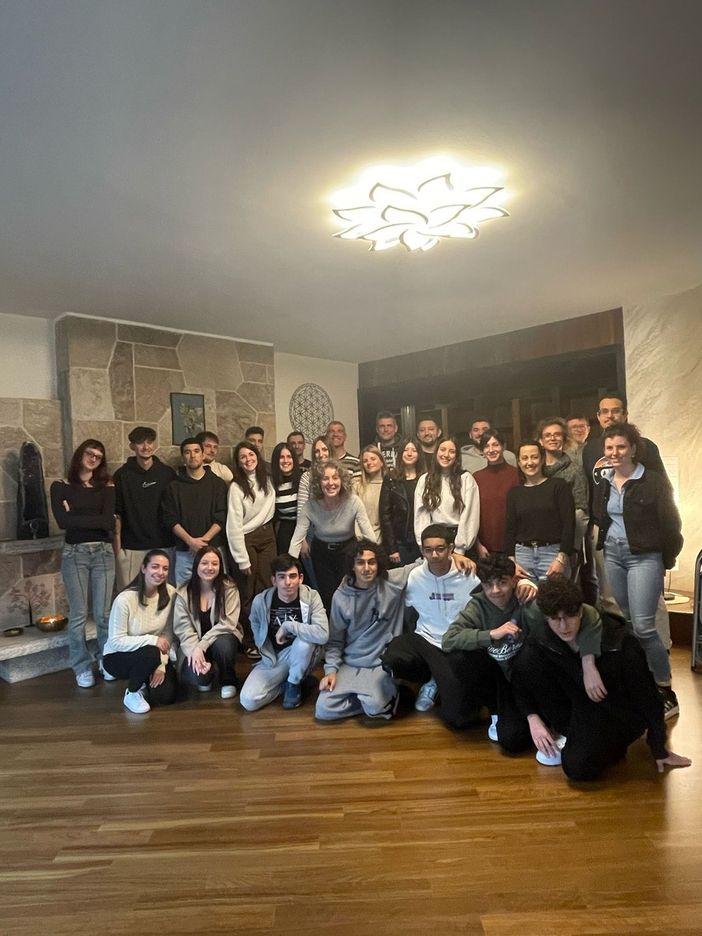 Un tuffo nel passato con la maestra Rosanna: una giornata di ricordi al Centro Vitas di Domodossola Un tuffo nel passato con la maestra Rosanna: una giornata di ricordi al Centro Vitas di Domodossola