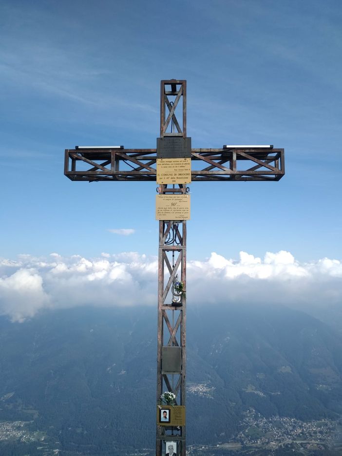 Illuminata la croce del Pizzo Ragno Illuminata la croce del Pizzo Ragno