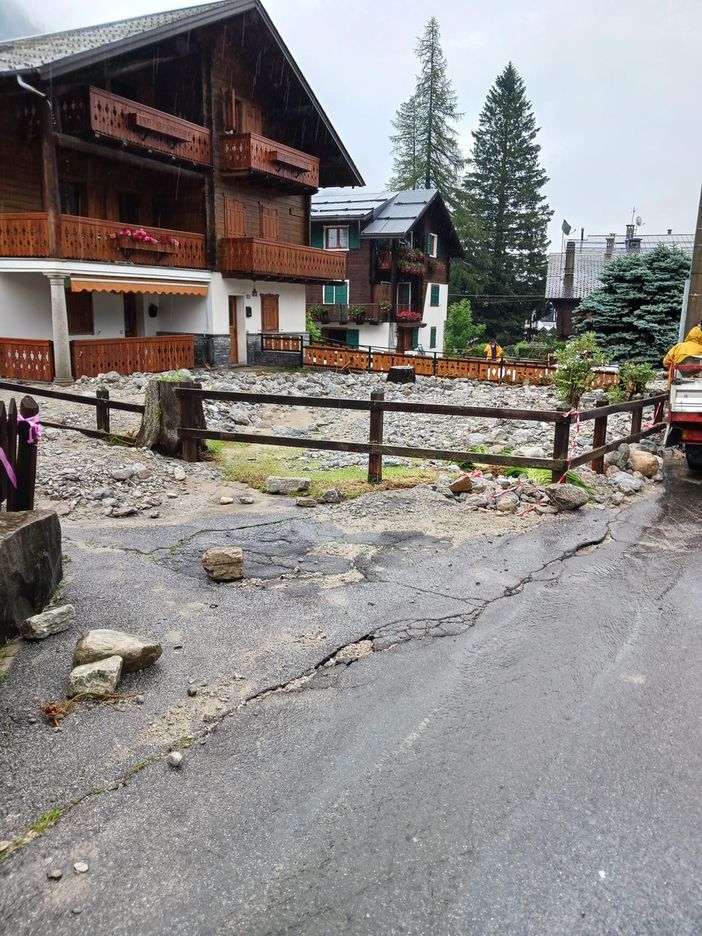 Maltempo a Macugnaga, Federalberghi: "Serve un sostegno alle imprese e alle famiglie colpite" Maltempo a Macugnaga, Federalberghi: "Serve un sostegno alle imprese e alle famiglie colpite"