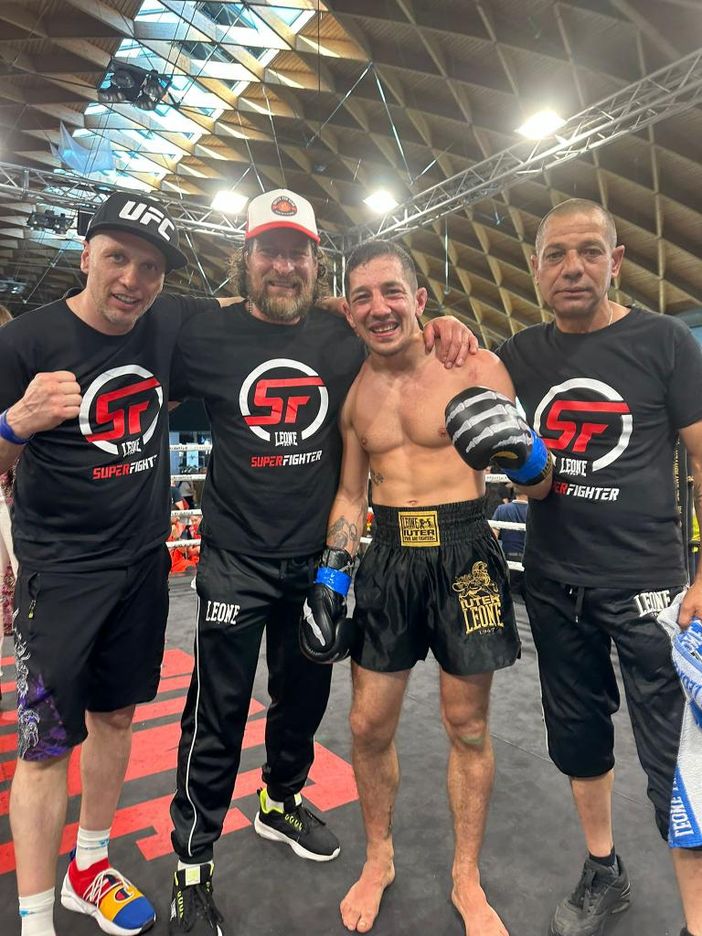 Fabio Zeccola trionfa al torneo Superfighter a Rimini