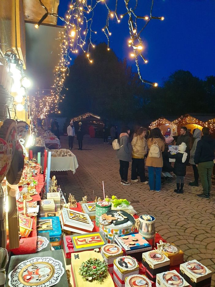 E' partita la 21a edizione del Mercatino degli Angeli a Sordevolo nel biellese E' partita la 21a edizione del Mercatino degli Angeli a Sordevolo nel biellese