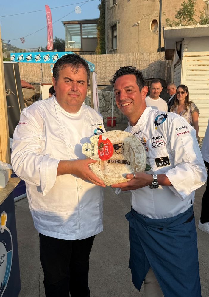 Chef Bartolucci celebra dieci anni alla Festa a Vico con un hamburger Ossolano