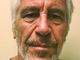 Epstein, pubblicati i file: c'è anche Clinton in piscina
