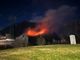 Il vento continua ad alimentare le fiamme sopra Montecrestese FOTO